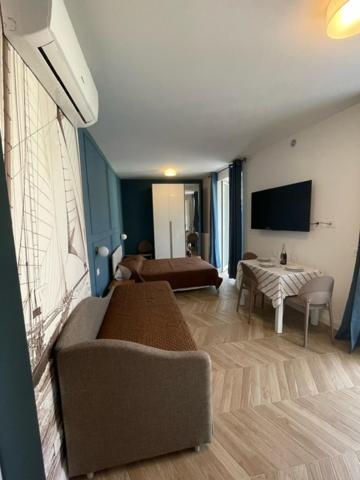 Residenza Marina Appartement Riva Ligure Buitenkant foto